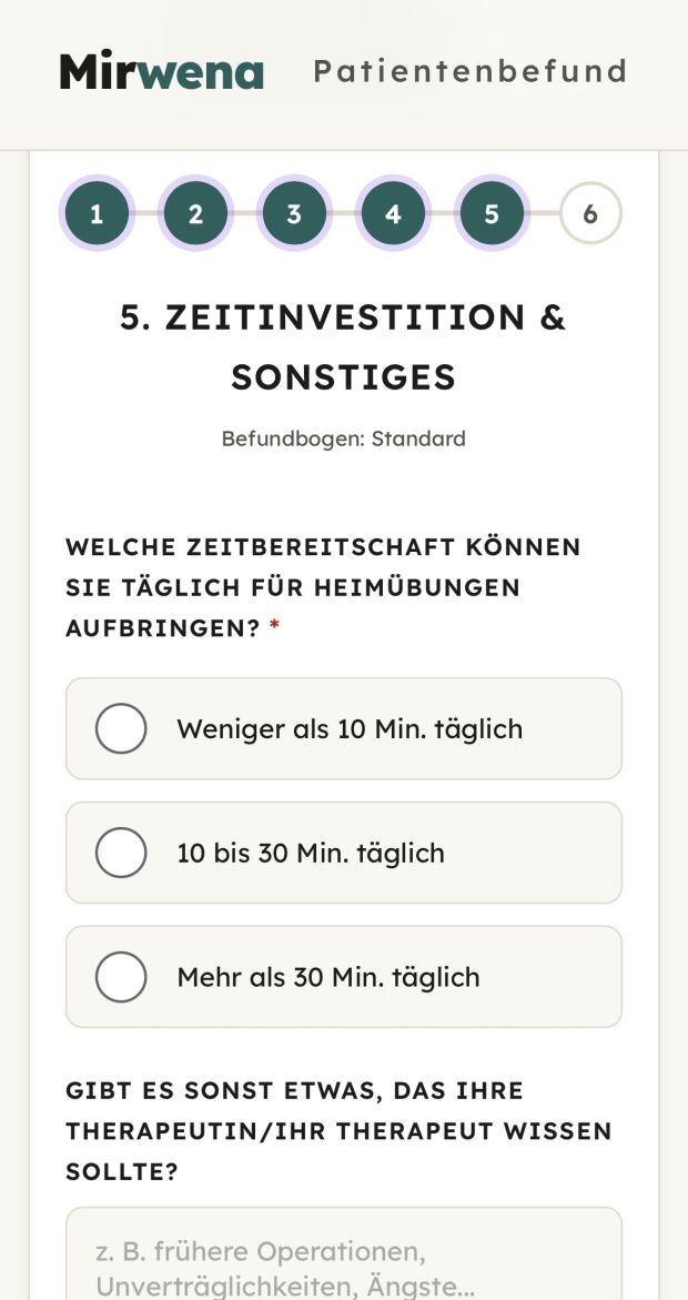 Schritt 5 des Befundbogens: Frage nach der täglichen Zeitbereitschaft für Heimübungen mit drei Antwortkarten zum Antippen.